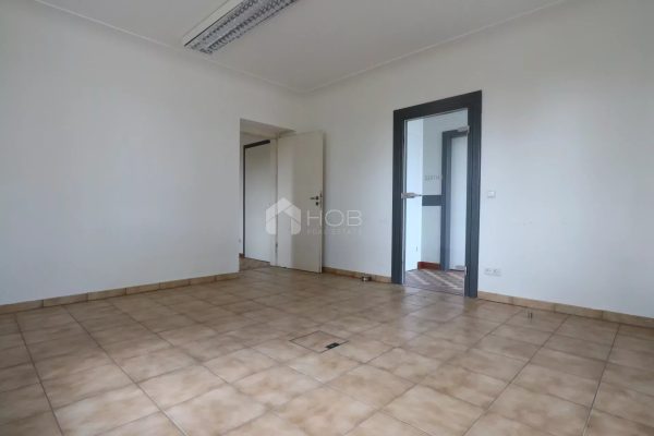 Büro zu vermieten in Holzthum