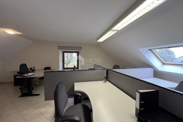 Büro zu vermieten in Weiswampach