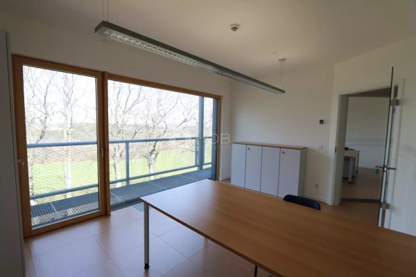 Bureau en location à Eselborn