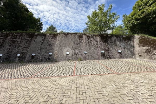 Garage / Parking en vente à Weiswampach