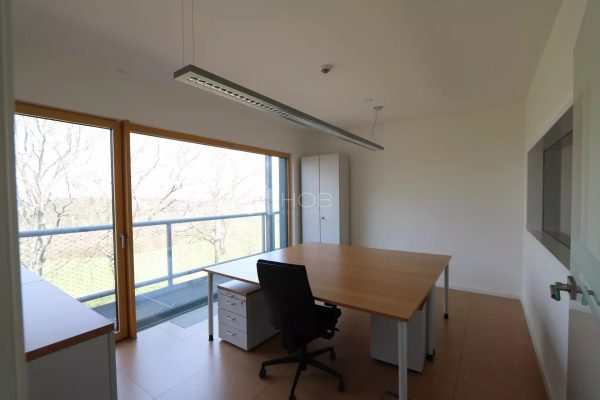 Bureau en location à Eselborn